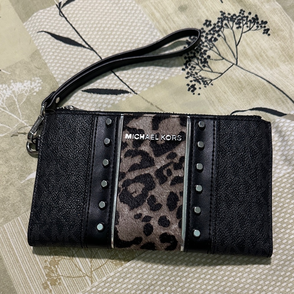 Michael Kors Black and Leopard Print Wristlet